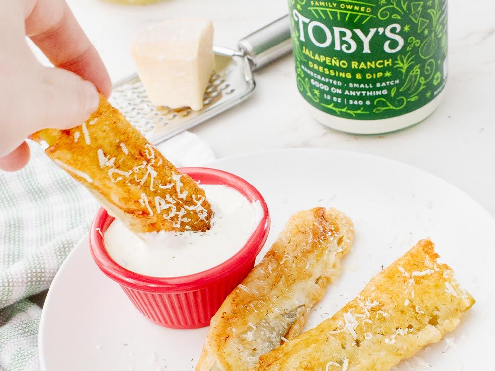 How to make Cheesy Pickles Snack “Chickles” With Jalapeno Ranch Dressing