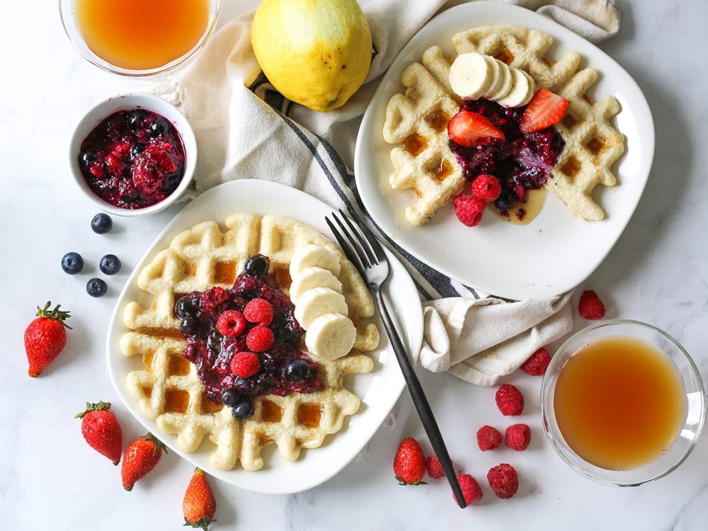 How to make Fresh Berry Compote With Waffles