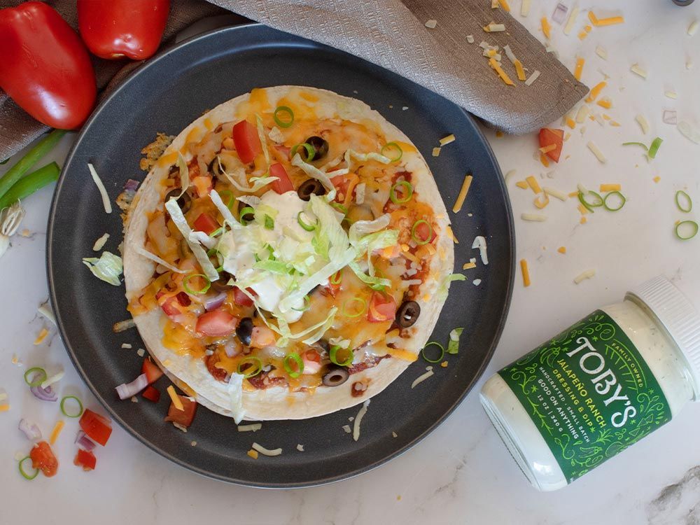 How to make Spicy Mexican Pizza with Jalapeno Ranch Dressing & Dip