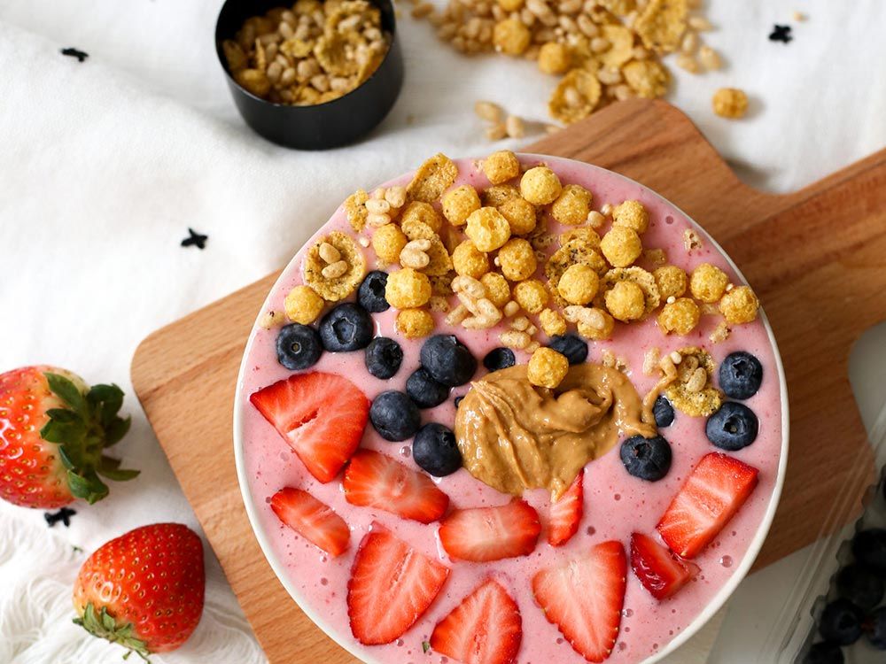 How to make Strawberry Dreams Smoothie Bowl