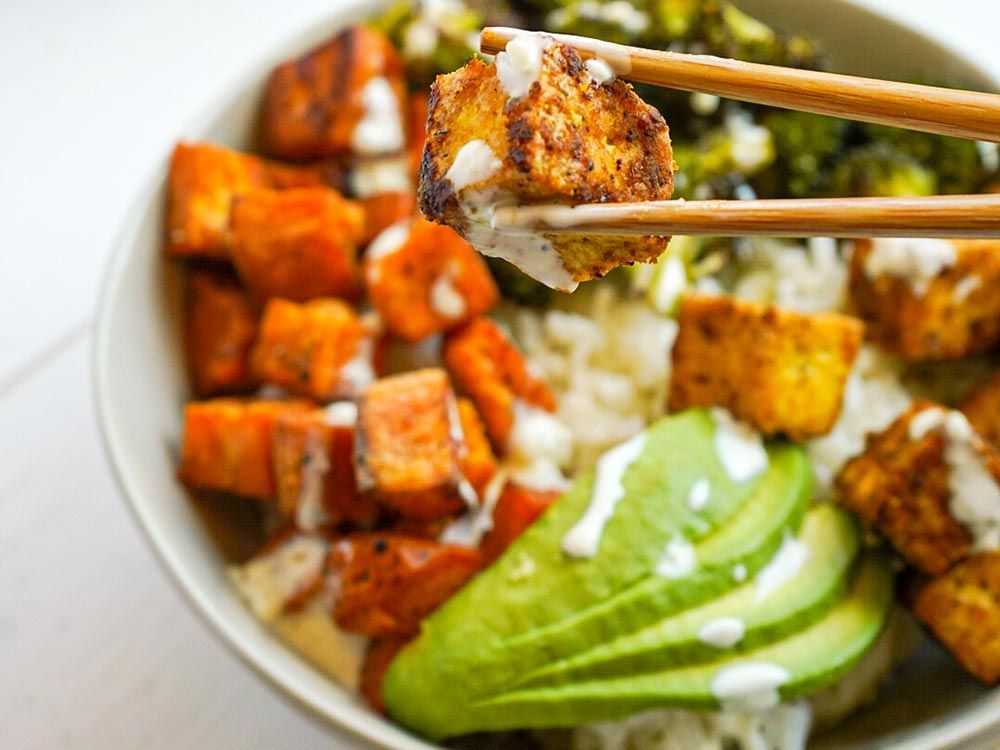 How to make Roasted Veggie Bowls With Blue Cheese